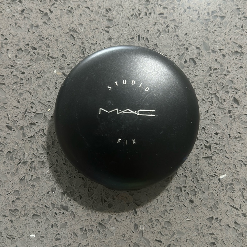 BRAND NEW STUDIO FIX POWDER PLUS FOUNDATION